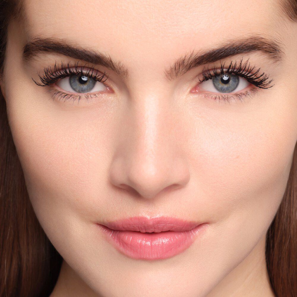 Armani Beauty Vertigo Drama black mascara result on lifted, defined and intensified lashes