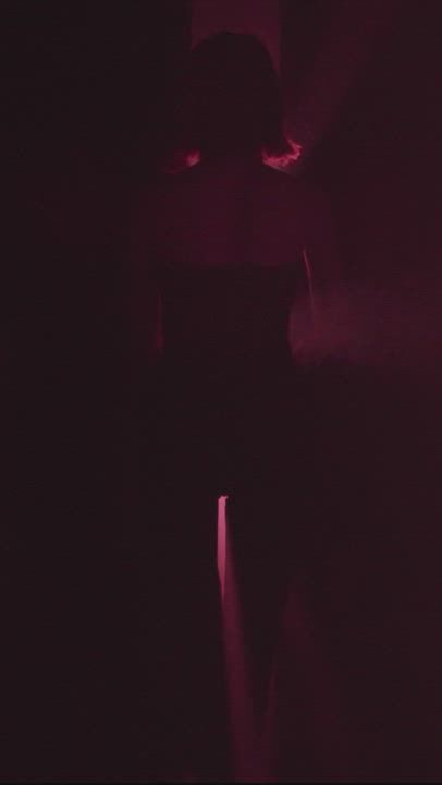 Shadows and ruby lights set the scene as Kendall Jenner walks in, surrounded by dancing silhouettes, before reaching for the ARMANI POWER OF YOU perfume bottle in a radiant packshot finale. 