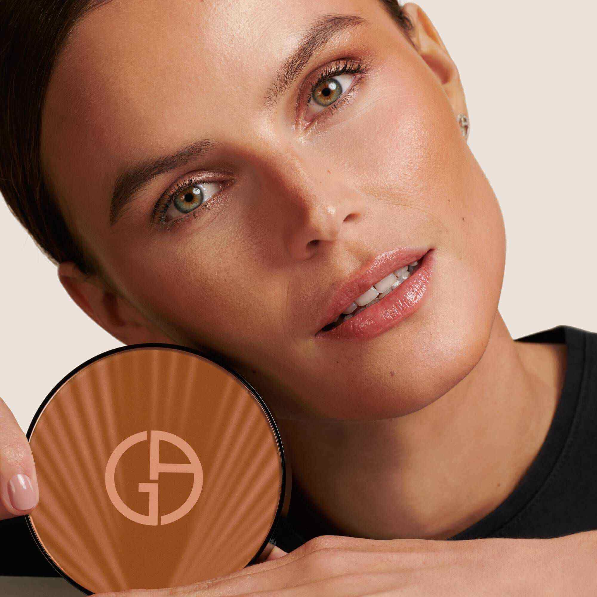 Luminous Silk Bronzing Powder